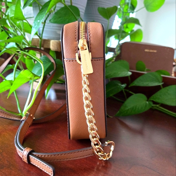 Jet Set Saffiano Leather Crossbody Bag - Picture 3 of 6